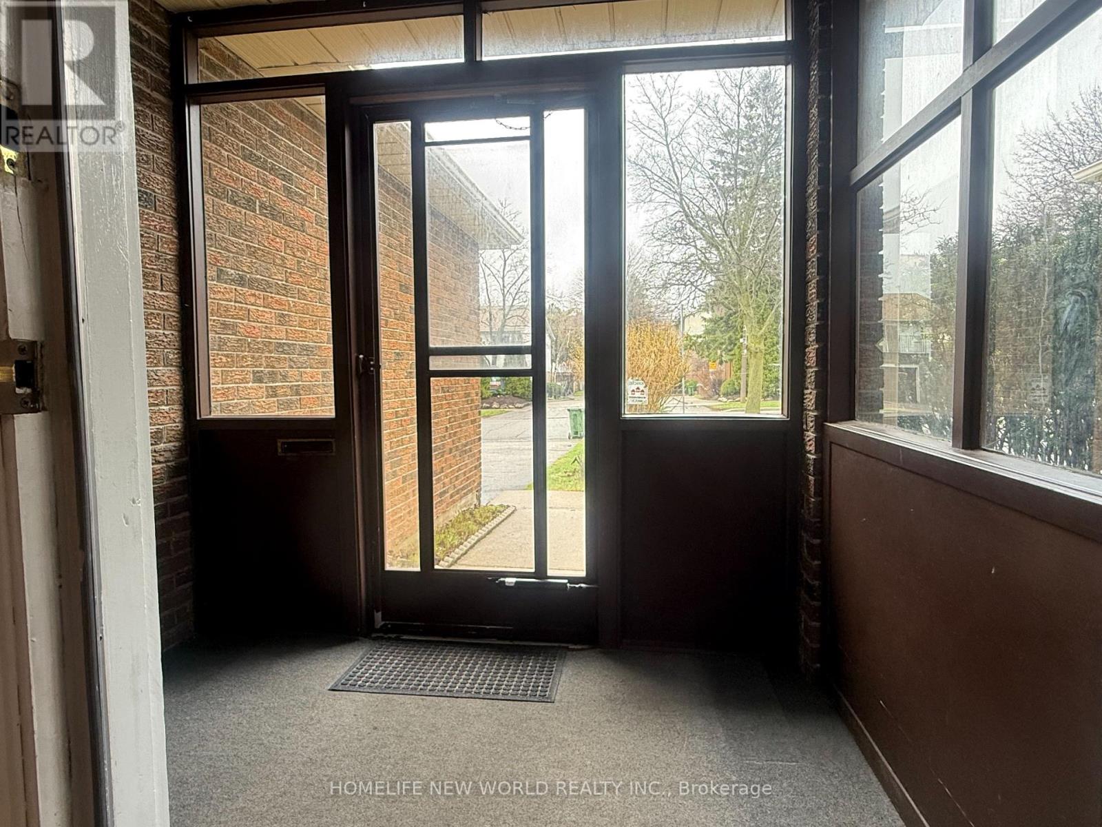 45 Edgar Woods Road, Toronto, Ontario  M2H 3M5 - Photo 4 - C13004134