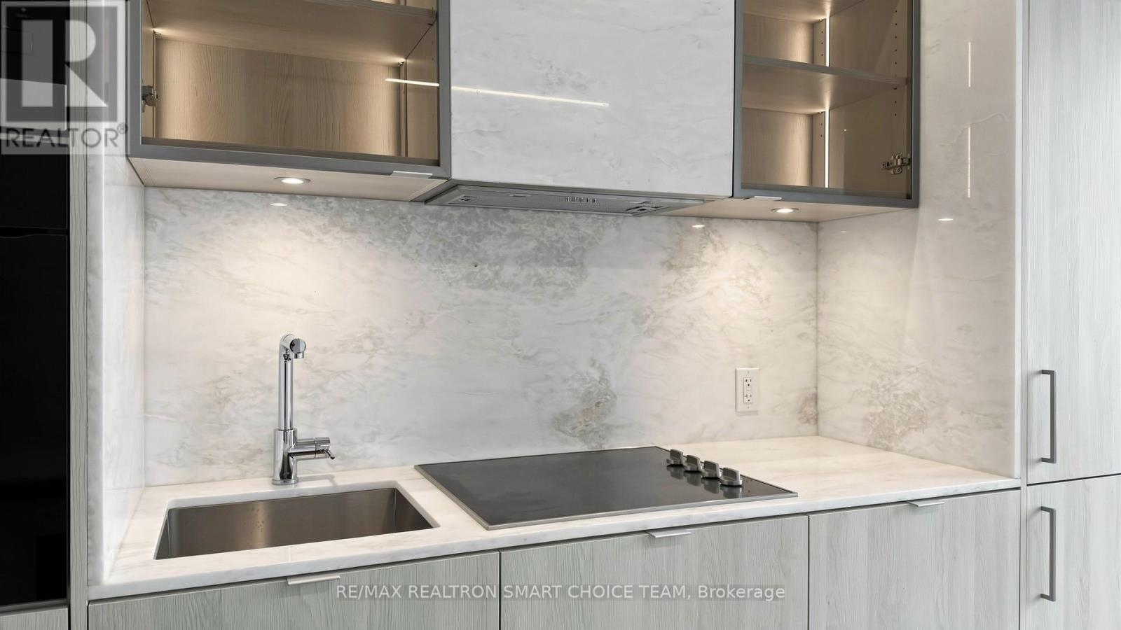 5903 - 11 Yorkville Avenue, Toronto, Ontario  M4W 0B7 - Photo 14 - C13004202