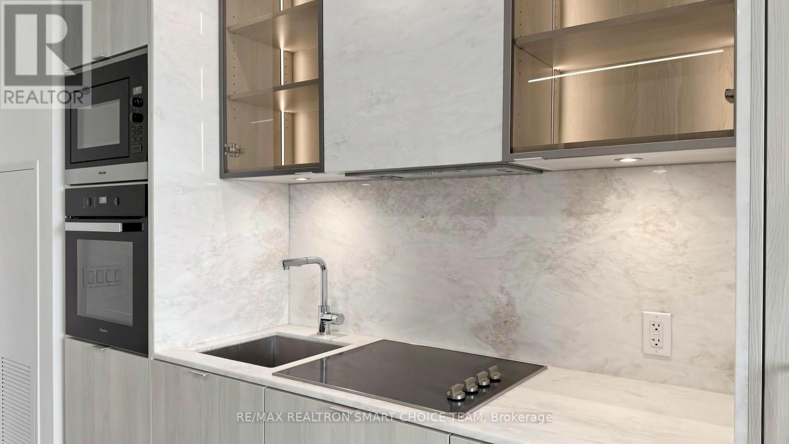 5903 - 11 Yorkville Avenue, Toronto, Ontario  M4W 0B7 - Photo 15 - C13004202