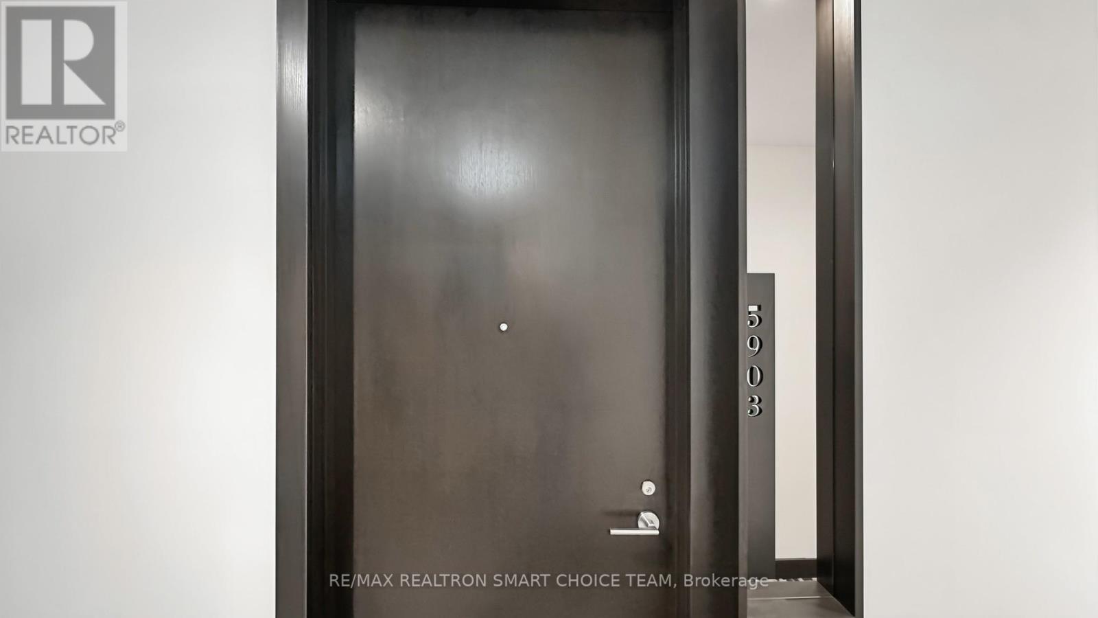 5903 - 11 Yorkville Avenue, Toronto, Ontario  M4W 0B7 - Photo 7 - C13004202