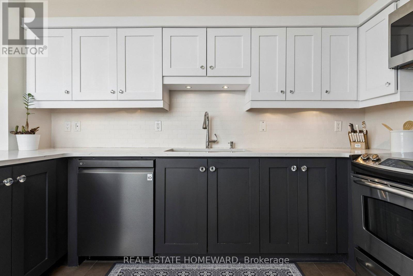 1208 - 980 Broadview Avenue, Toronto, Ontario  M4K 3Y1 - Photo 18 - E13004114