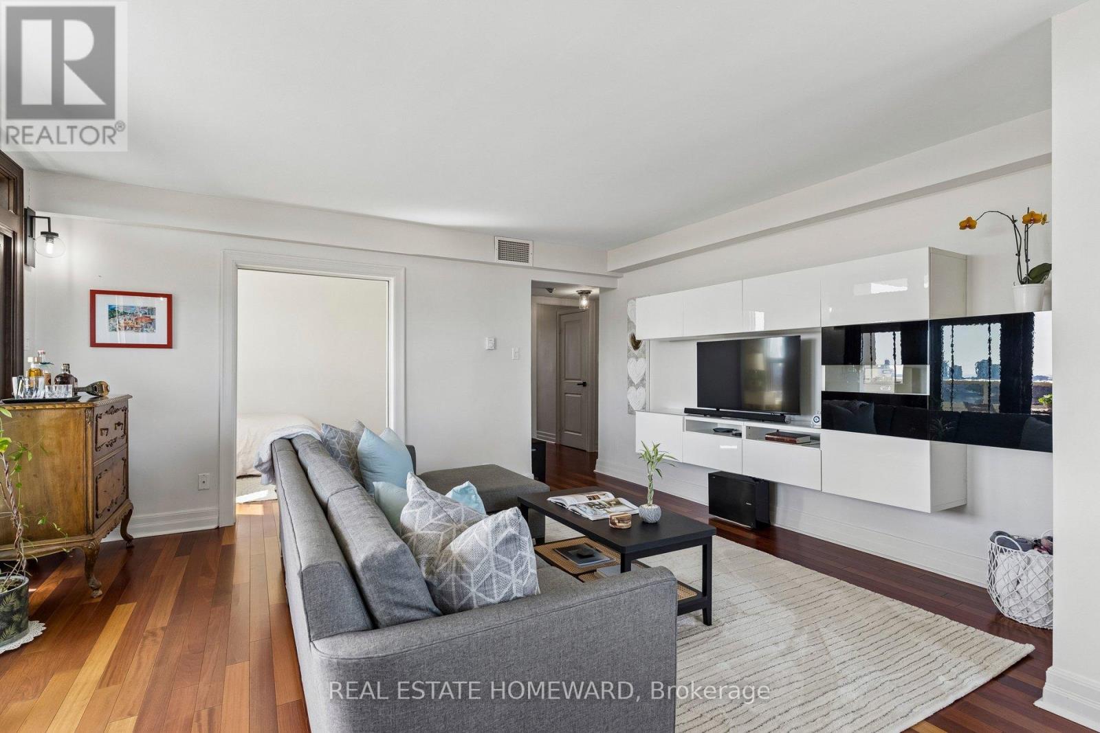 1208 - 980 Broadview Avenue, Toronto, Ontario  M4K 3Y1 - Photo 9 - E13004114