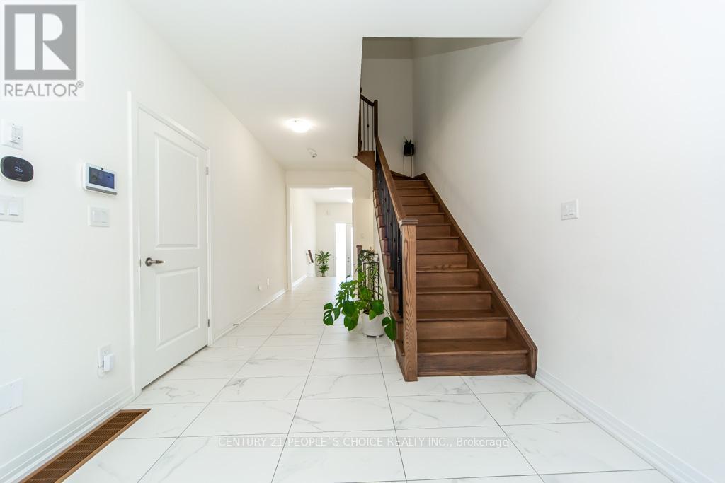 162 Ogston Crescent, Whitby, Ontario  L1P 0H3 - Photo 5 - E13004210