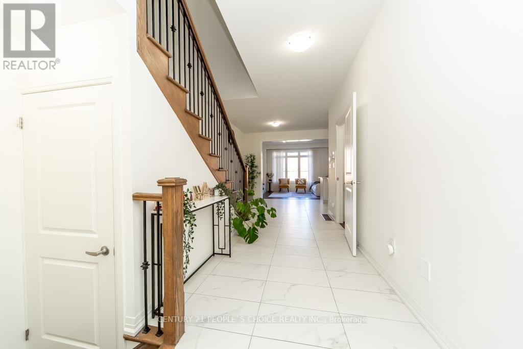 162 Ogston Crescent, Whitby, Ontario  L1P 0H3 - Photo 8 - E13004210