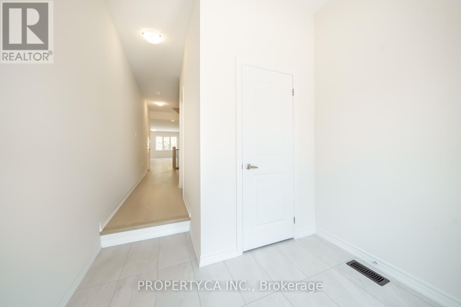 52 Rumi Court, Vaughan, Ontario  L6A 5E5 - Photo 4 - N13004164