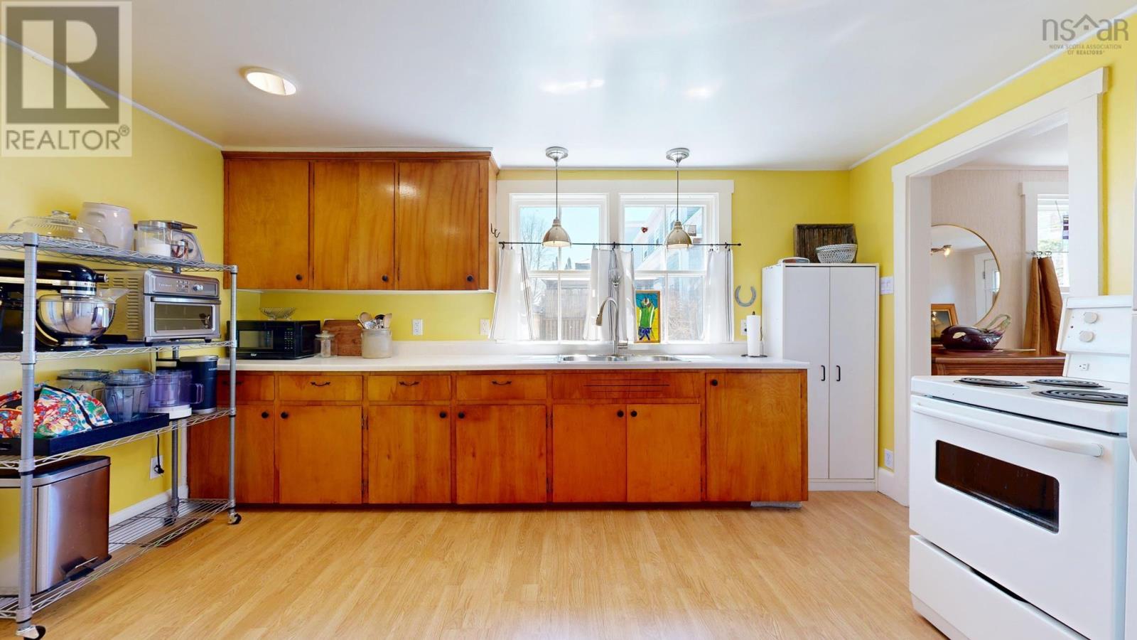 94 Queen Street, Chester, Nova Scotia  B0J 1J0 - Photo 10 - 202607121