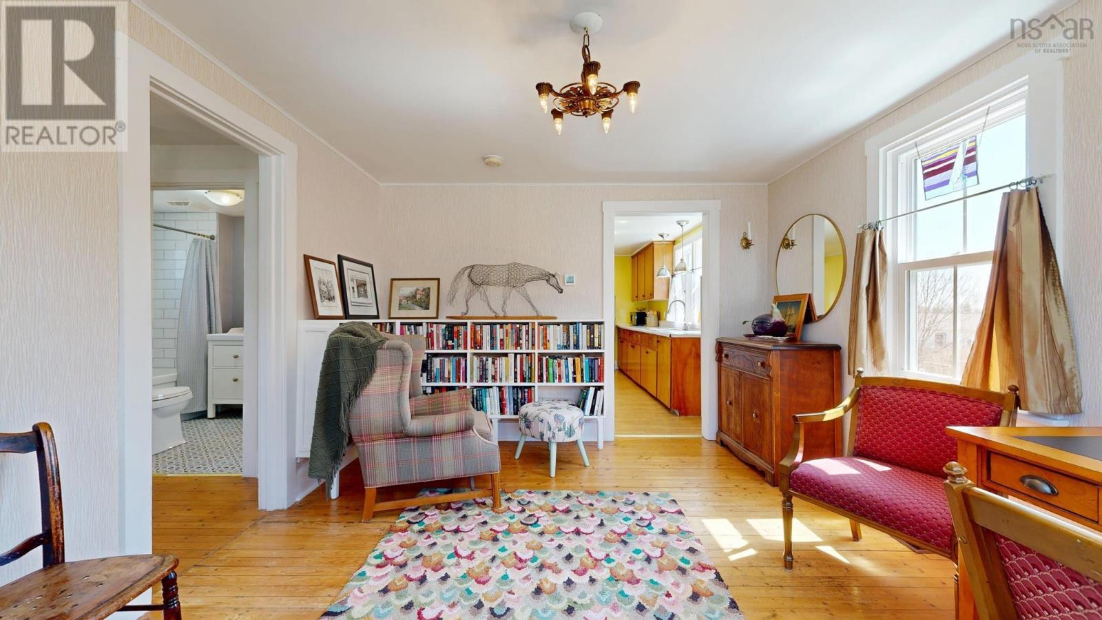 94 Queen Street, Chester, Nova Scotia  B0J 1J0 - Photo 3 - 202607121