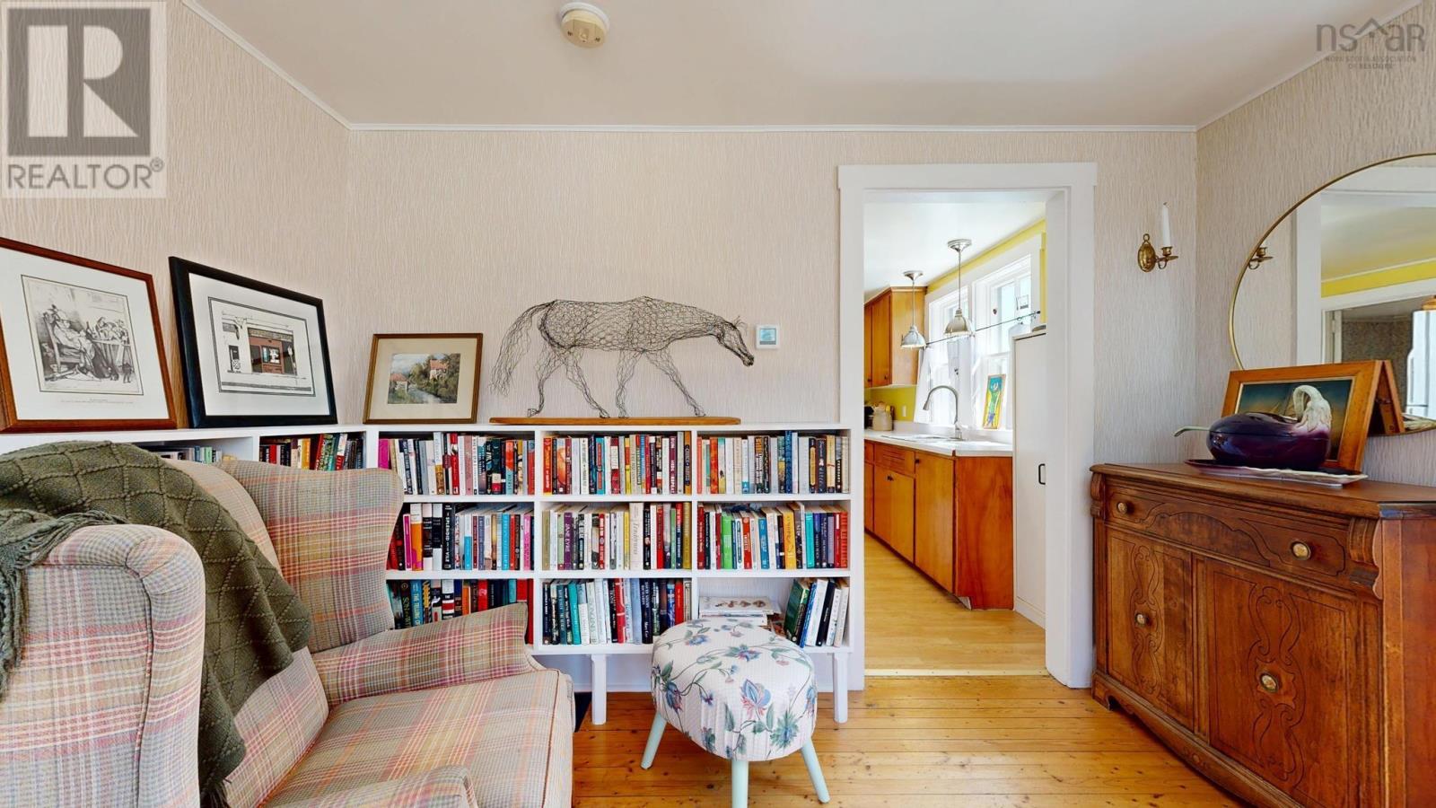 94 Queen Street, Chester, Nova Scotia  B0J 1J0 - Photo 4 - 202607121