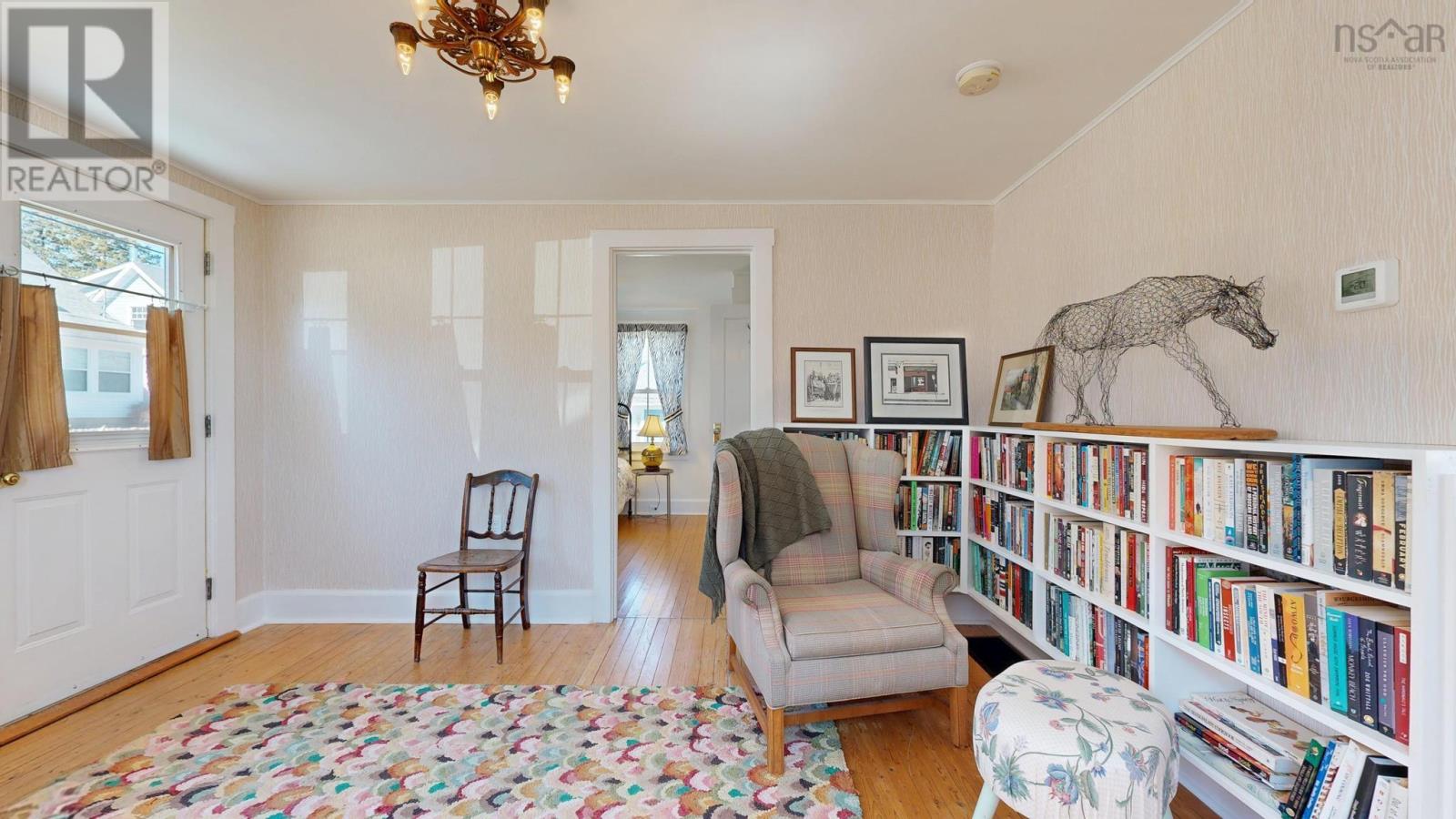 94 Queen Street, Chester, Nova Scotia  B0J 1J0 - Photo 5 - 202607121