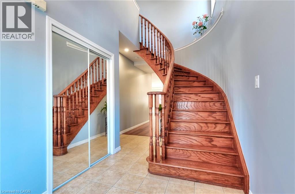 4689 Bracknell Road, Burlington, Ontario  L7M 0E5 - Photo 2 - 40810225