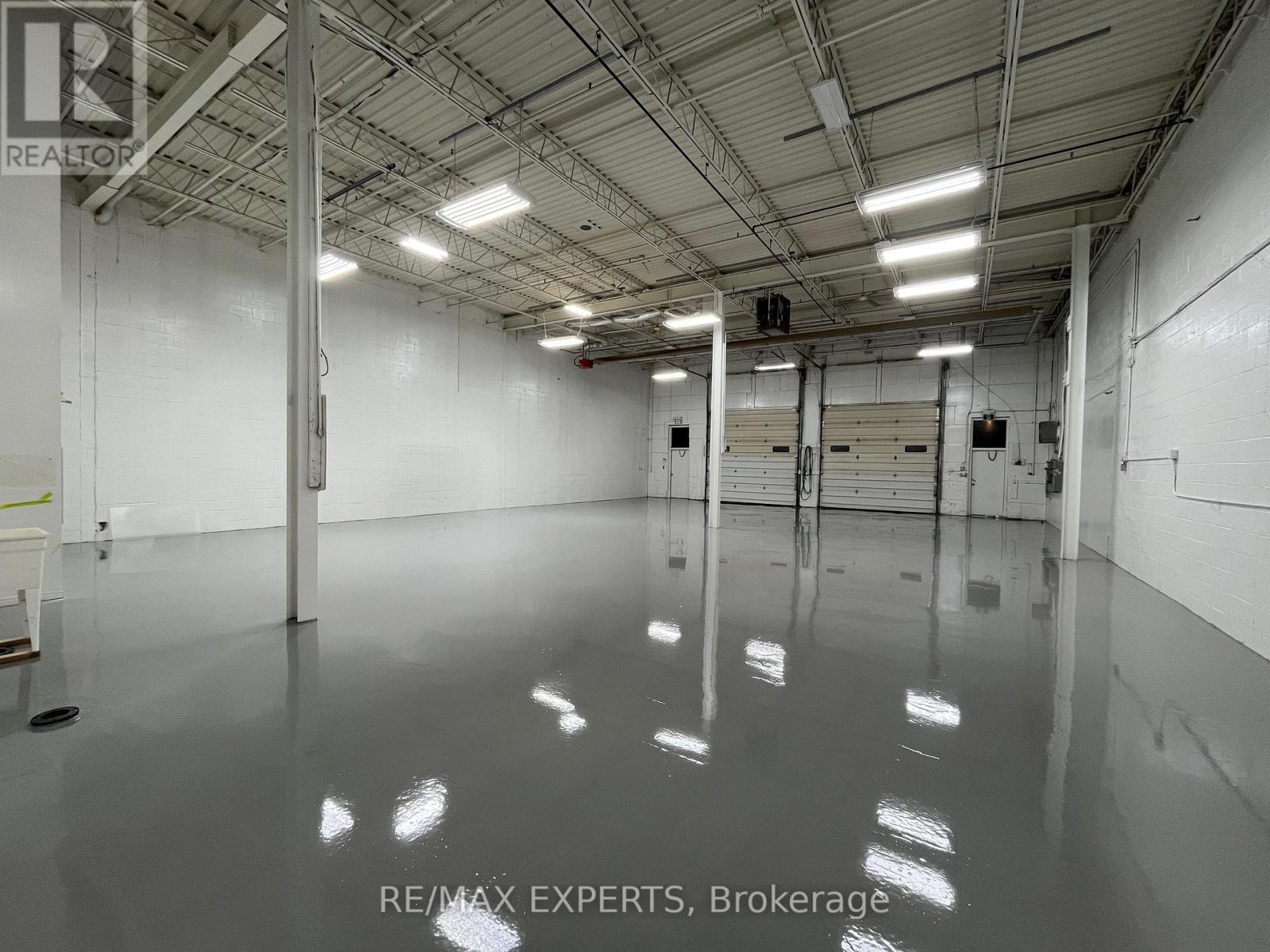 8-9 - 221 Deerhurst Drive, Brampton, Ontario  L6T 5L7 - Photo 2 - W13004146