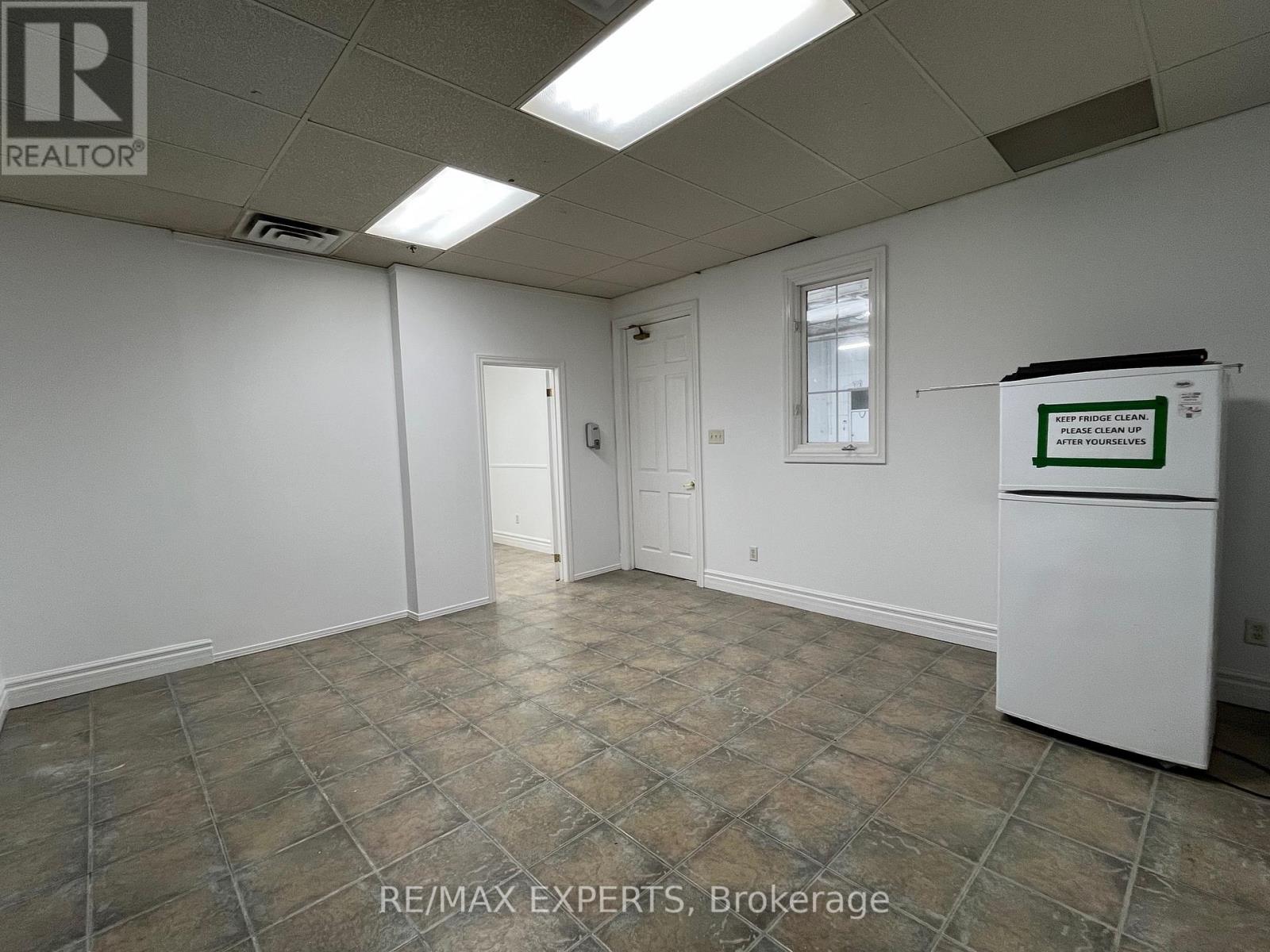 8-9 - 221 Deerhurst Drive, Brampton, Ontario  L6T 5L7 - Photo 6 - W13004146