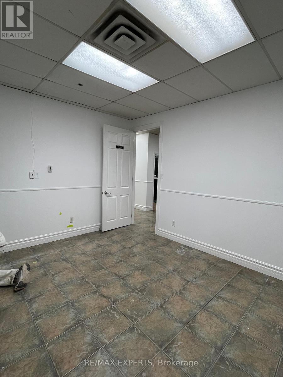 8-9 - 221 Deerhurst Drive, Brampton, Ontario  L6T 5L7 - Photo 8 - W13004146