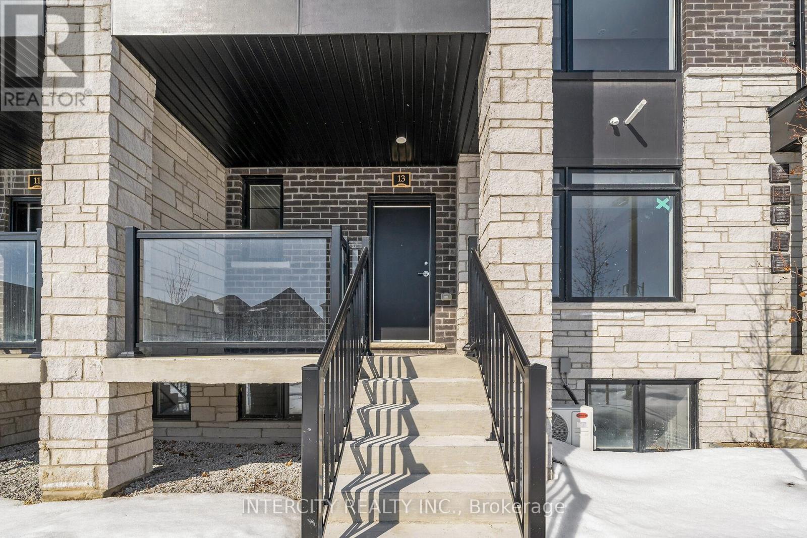 37f - 13 Vibrant Way, Caledon, Ontario  L7C 1Z9 - Photo 2 - W13004162