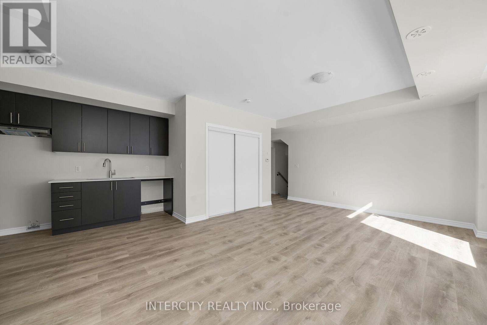 37f - 13 Vibrant Way, Caledon, Ontario  L7C 1Z9 - Photo 3 - W13004162