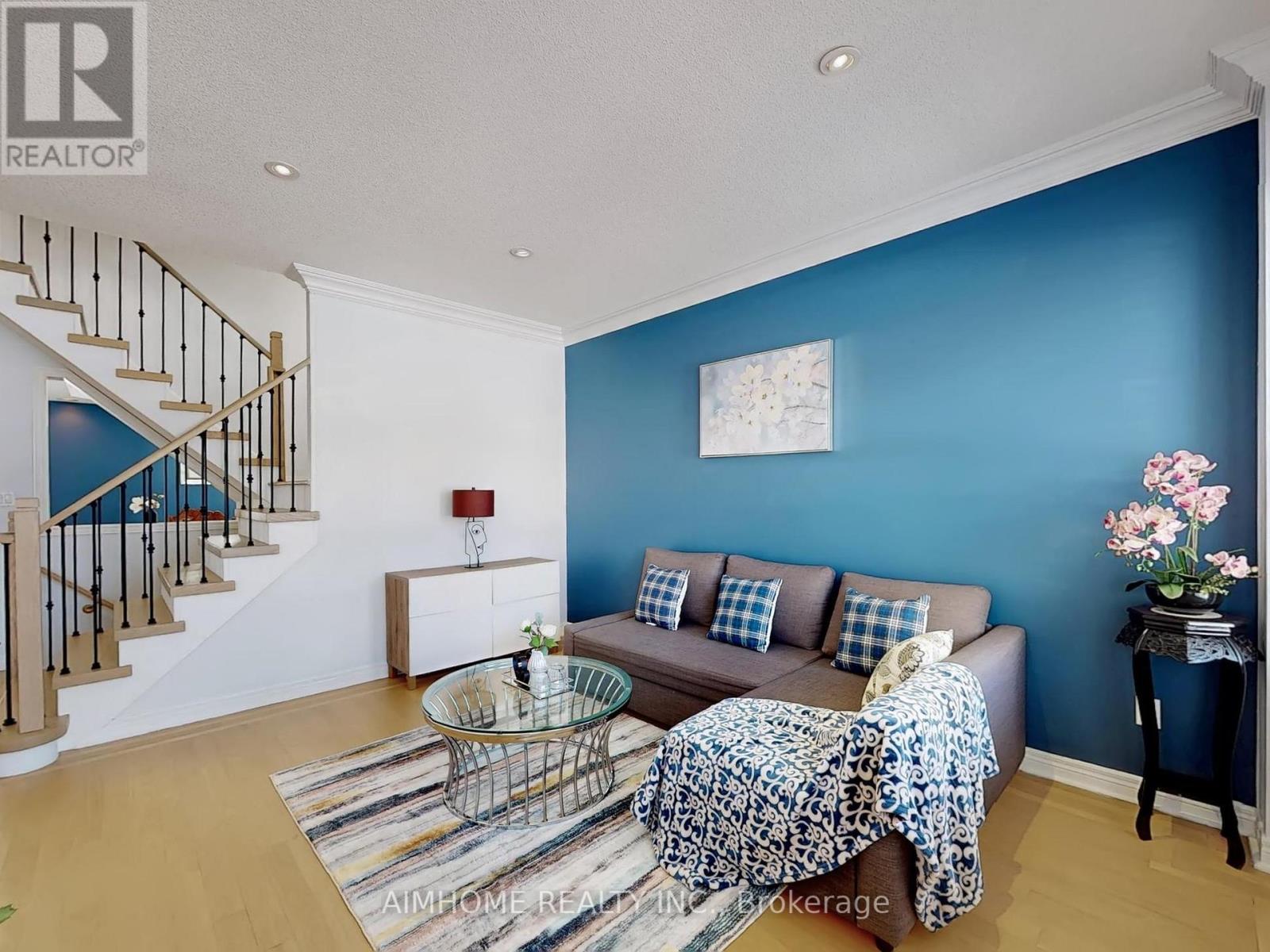 2051 Ashmore Drive, Oakville, Ontario  L6M 4T1 - Photo 4 - W13004194