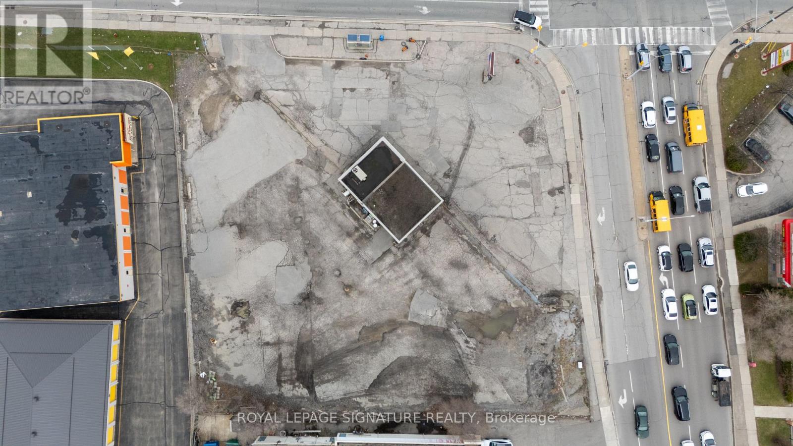 73 Kennedy Road S, Brampton, Ontario  L6W 3E4 - Photo 5 - W13004216