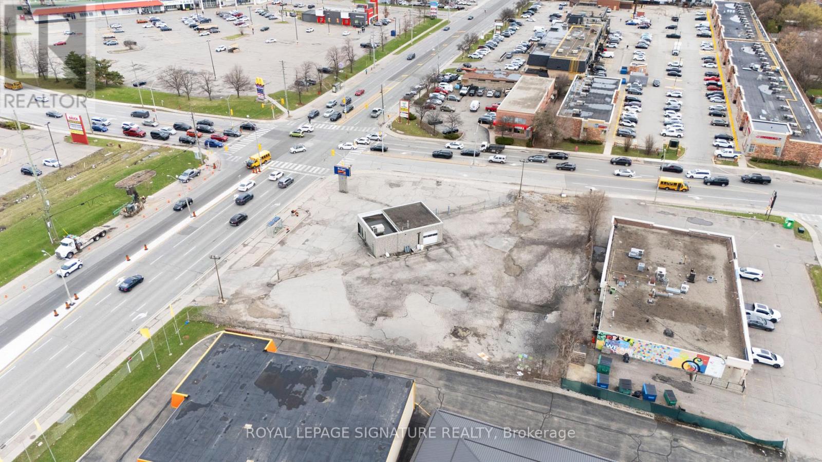 73 Kennedy Road S, Brampton, Ontario  L6W 3E4 - Photo 1 - W13004240