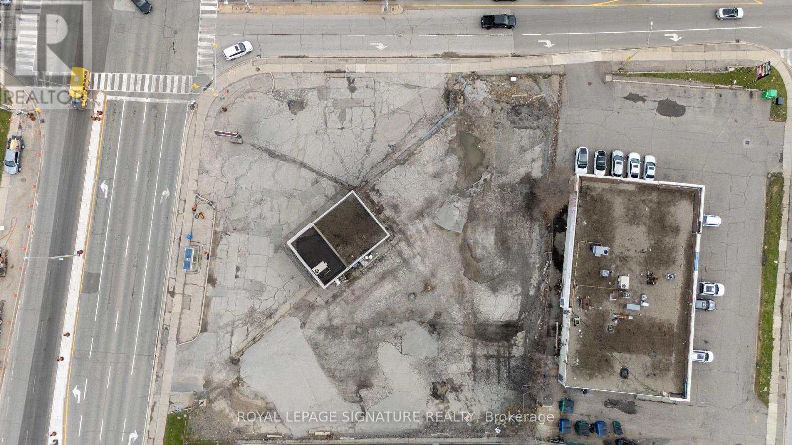 73 Kennedy Road S, Brampton, Ontario  L6W 3E4 - Photo 4 - W13004240