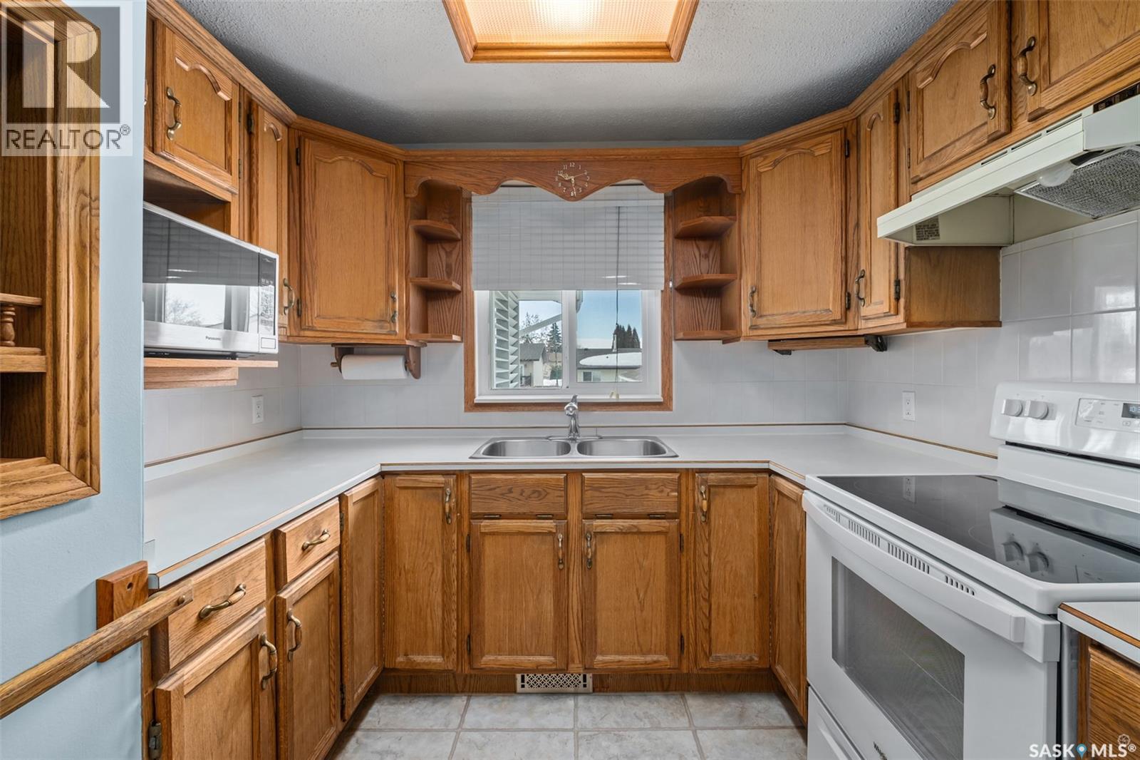 3113 Dunn Drive, Prince Albert, Saskatchewan  S6V 6Y6 - Photo 7 - SK033003