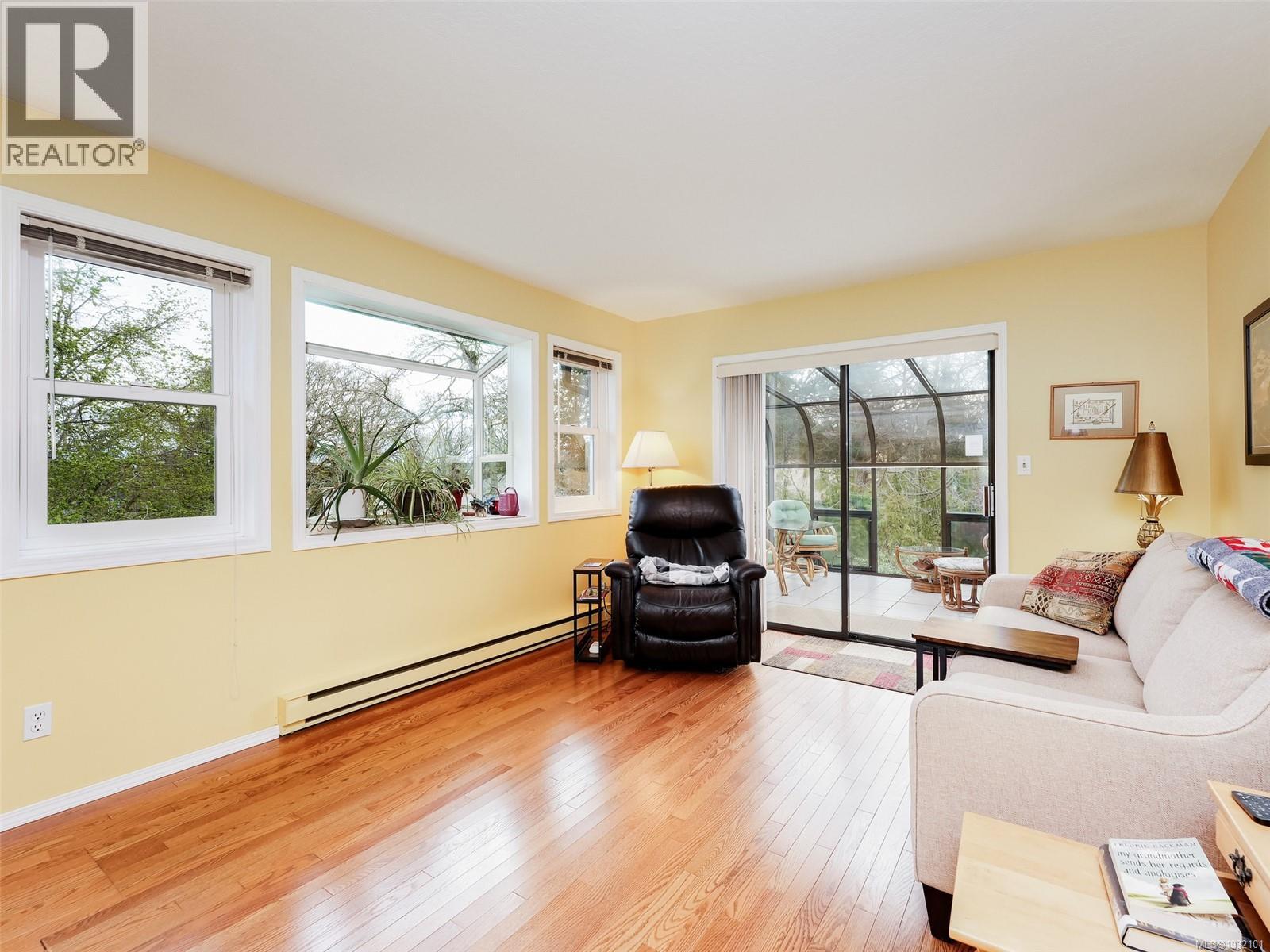 4007 Hollyridge Pl, Saanich, British Columbia  V8N 5Z8 - Photo 28 - 1032101