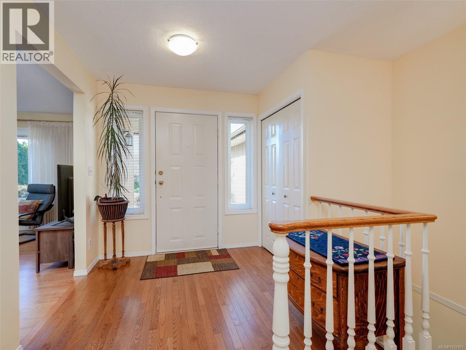 4007 Hollyridge Pl, Saanich, British Columbia  V8N 5Z8 - Photo 19 - 1032101