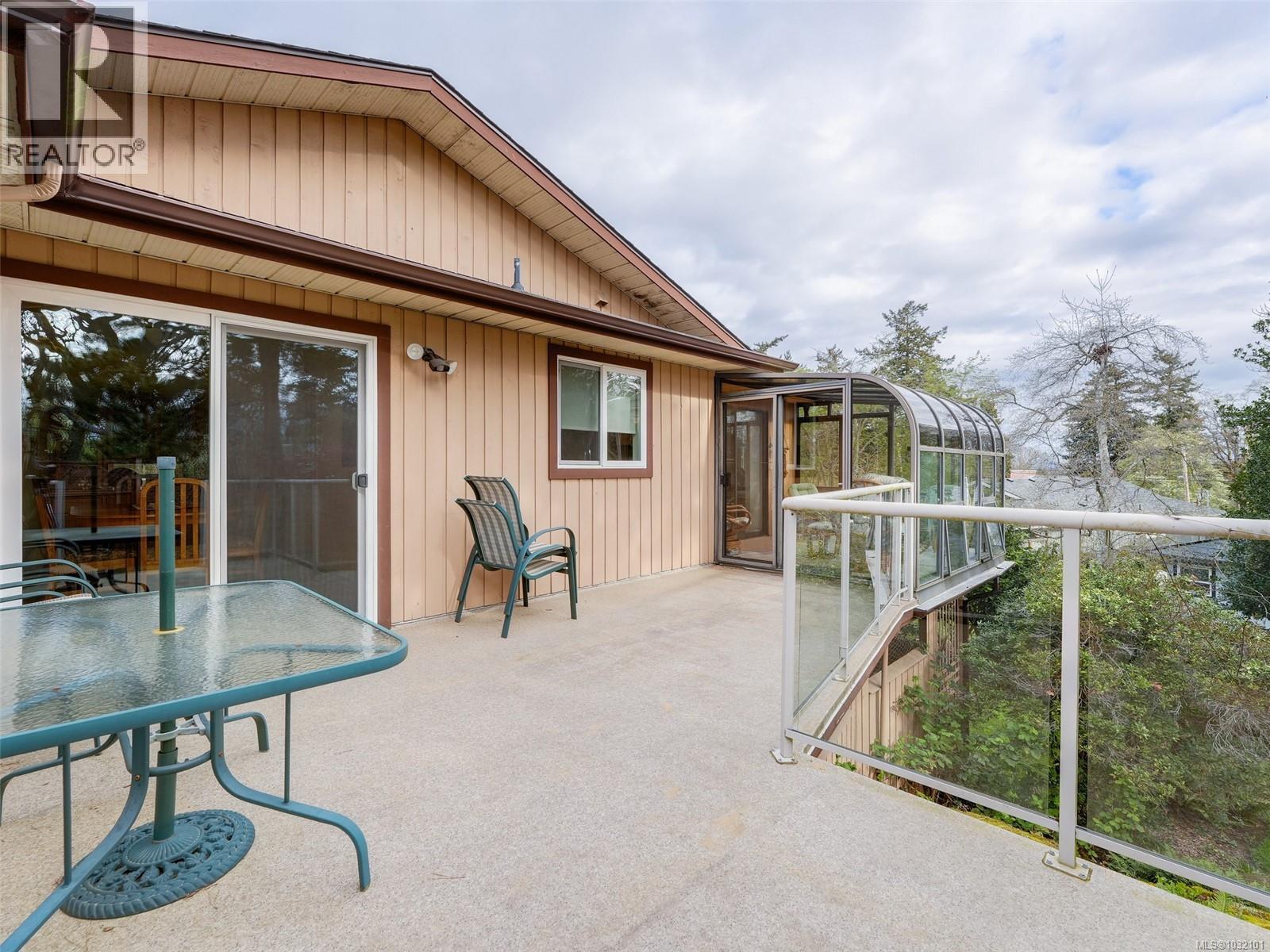 4007 Hollyridge Pl, Saanich, British Columbia  V8N 5Z8 - Photo 34 - 1032101