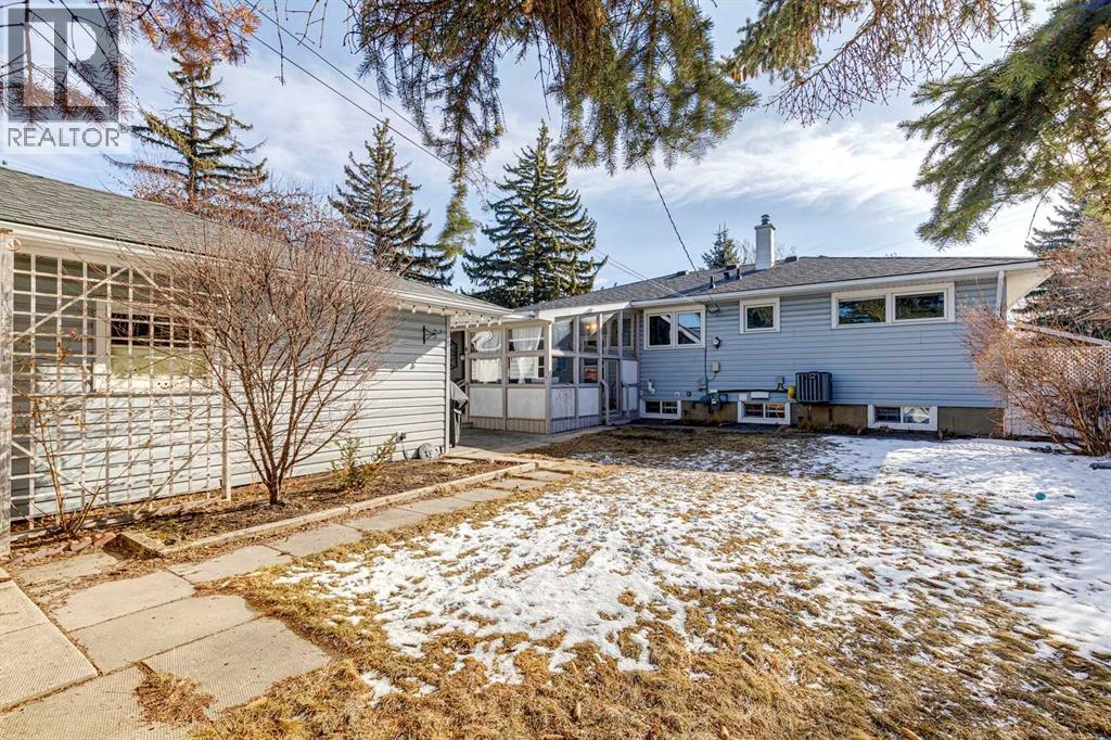 407 Arlington Drive SE, Calgary, Alberta  T2H 1S4 - Photo 3 - A2299361