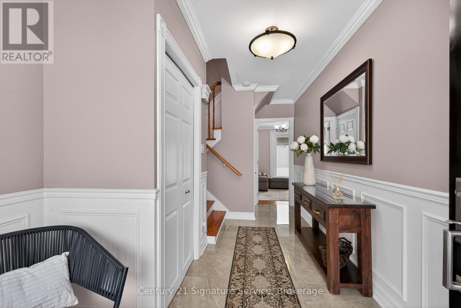 22 Staveley Crescent, Brampton, Ontario  L6W 2R9 - Photo 4 - W12724664