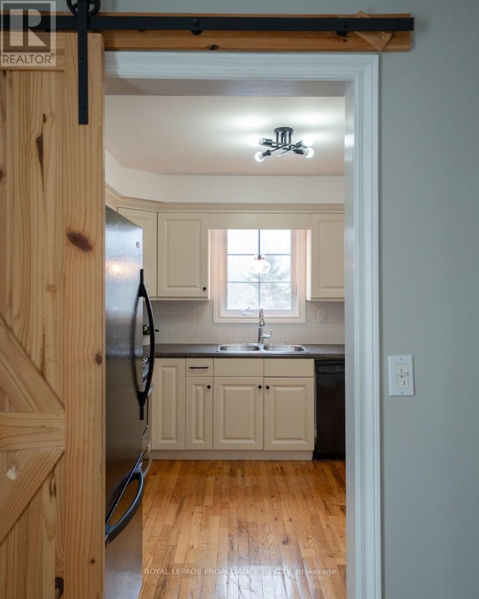 29 Sherwood Crescent, Belleville, Ontario  K8P 5G2 - Photo 14 - X13004308