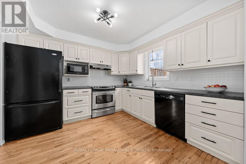 29 Sherwood Crescent, Belleville, Ontario  K8P 5G2 - Photo 15 - X13004308