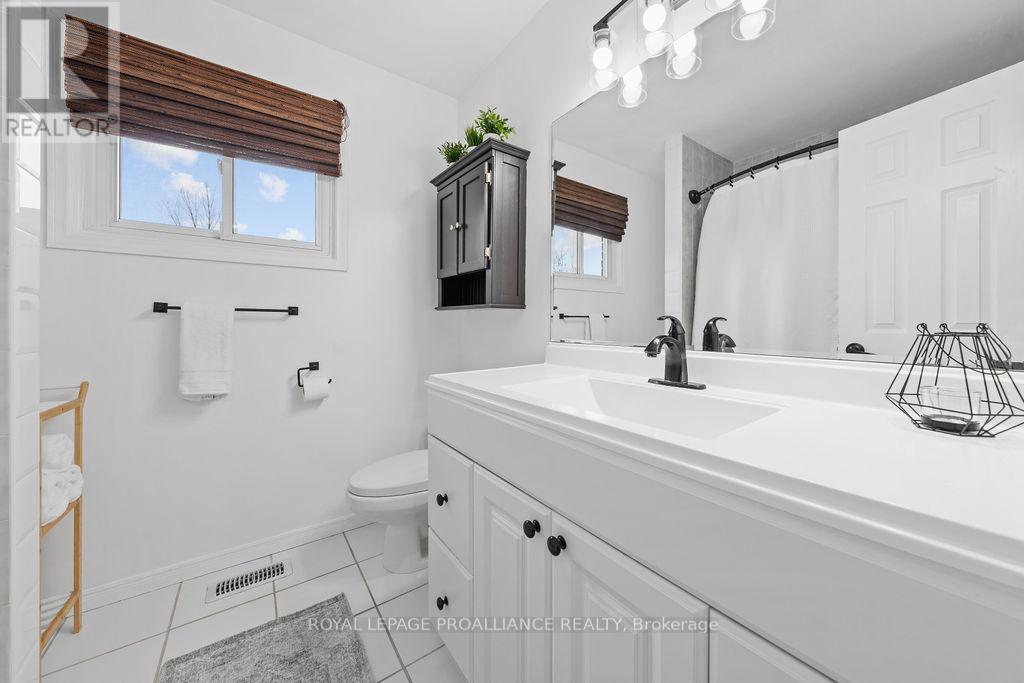 29 Sherwood Crescent, Belleville, Ontario  K8P 5G2 - Photo 42 - X13004308