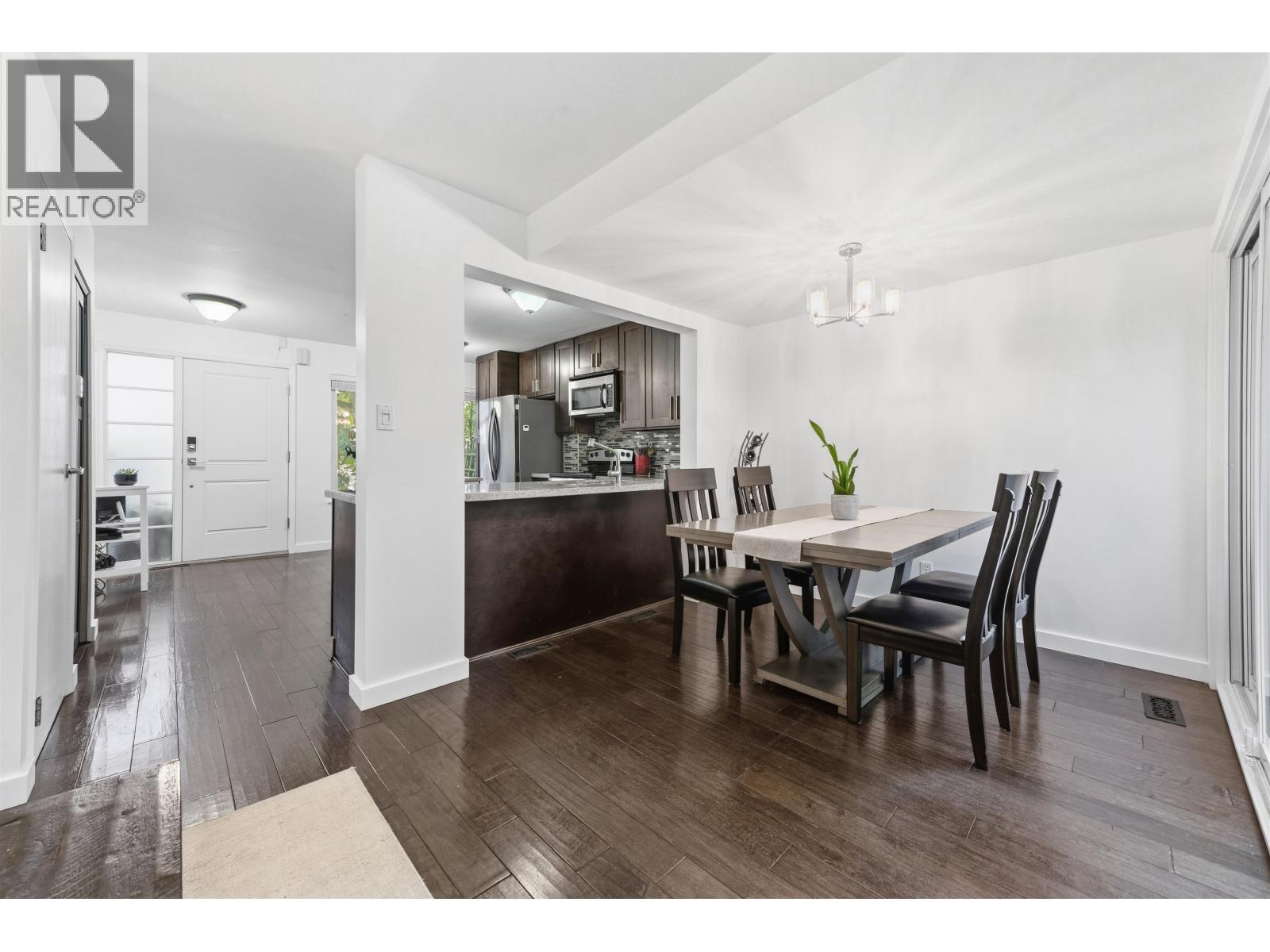 4742 Laurelwood Place, Burnaby, British Columbia  V5G 4B2 - Photo 4 - R3099755