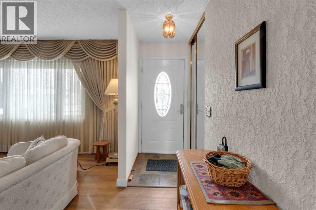 6004 Maddock Drive NE, Calgary, Alberta  T2A 3W4 - Photo 2 - A2297728