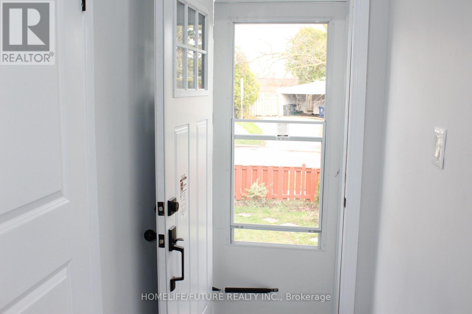 Main - 6 Gilroy Drive, Toronto, Ontario M1P 1Z9 - Photo 2 - E13001676