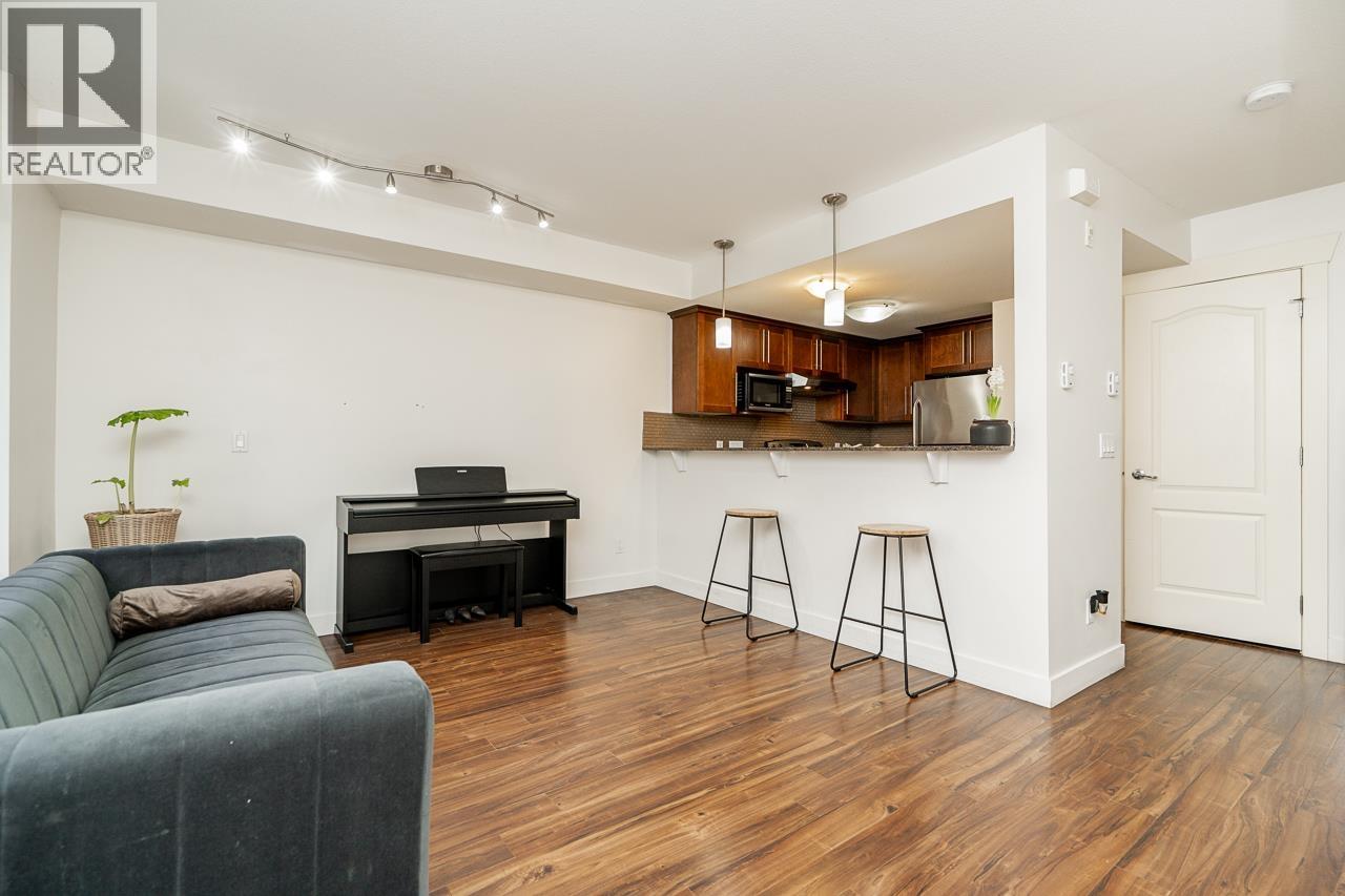 4 6538 Elgin Avenue, Burnaby, British Columbia V5H 3S6 - Photo 6 - R3112046