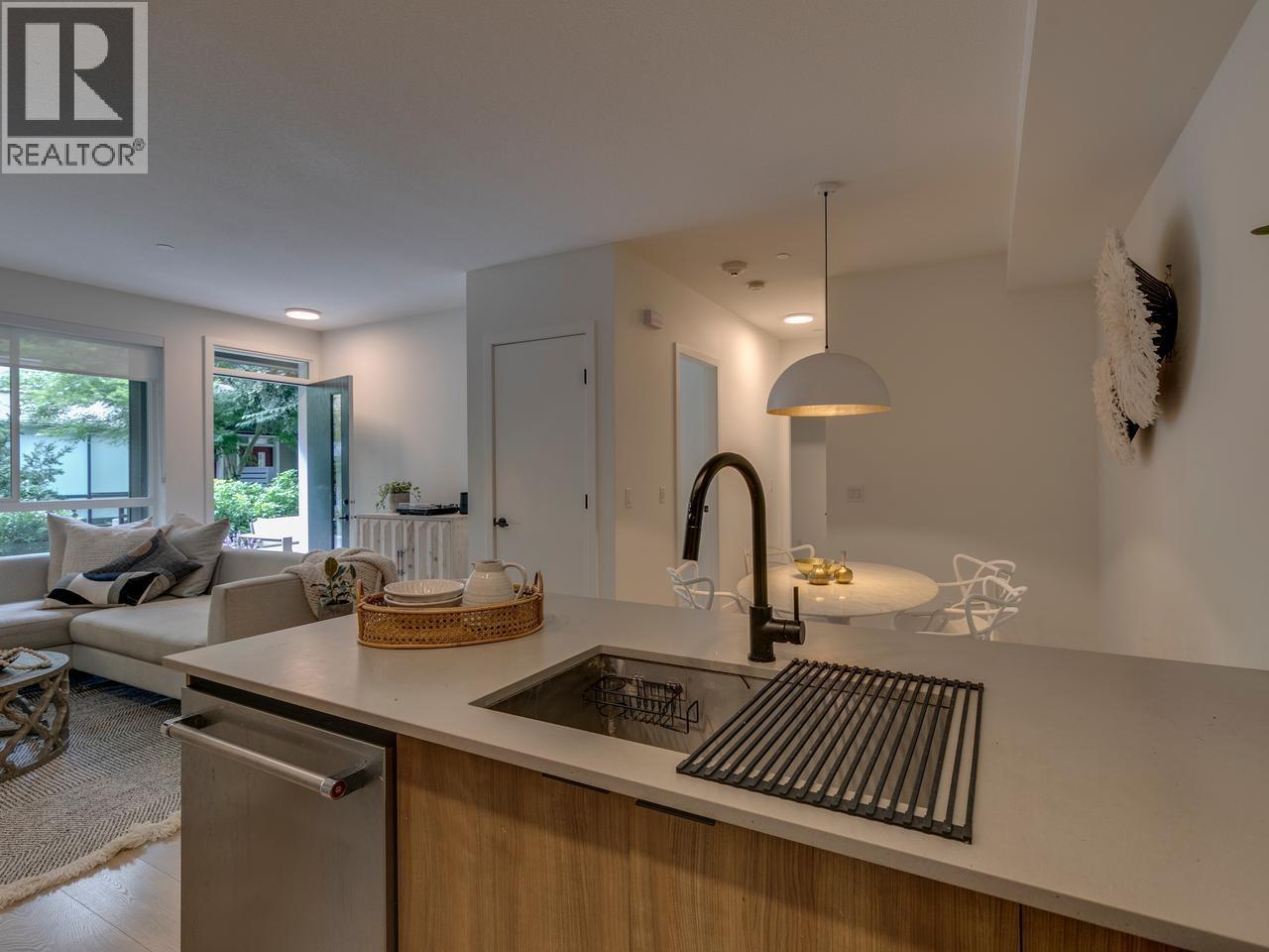 8 533 E 3rd Street, North Vancouver, British Columbia V7L 1G4 - Photo 7 - R3112064