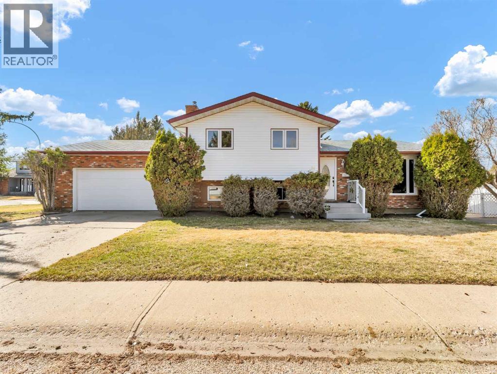 31 Rossdale Way Se, Medicine Hat, Alberta  T1B 1X5 - Photo 1 - A2300760