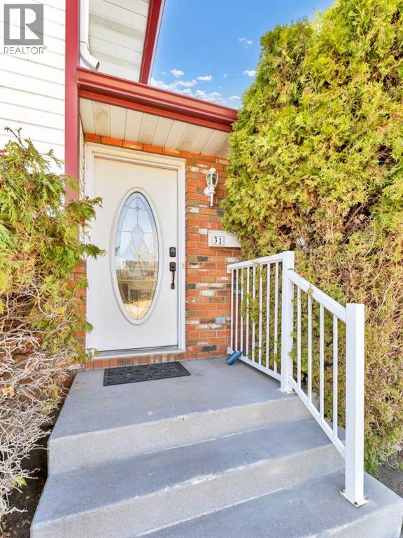 31 Rossdale Way Se, Medicine Hat, Alberta  T1B 1X5 - Photo 3 - A2300760