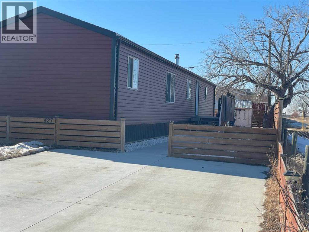 427 Main Street N, Redcliff, Alberta  T0J 2P0 - Photo 1 - A2301006