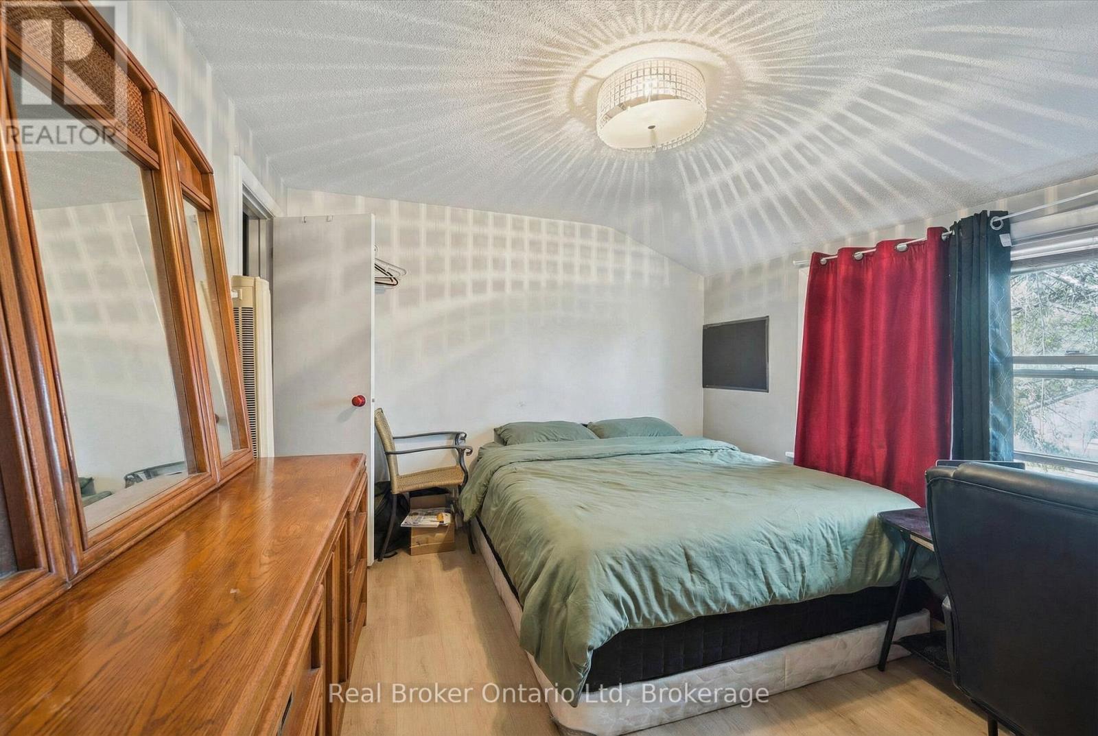 Upper - 68 Highland Road W, Kitchener, Ontario  N2M 3B5 - Photo 9 - X13004288