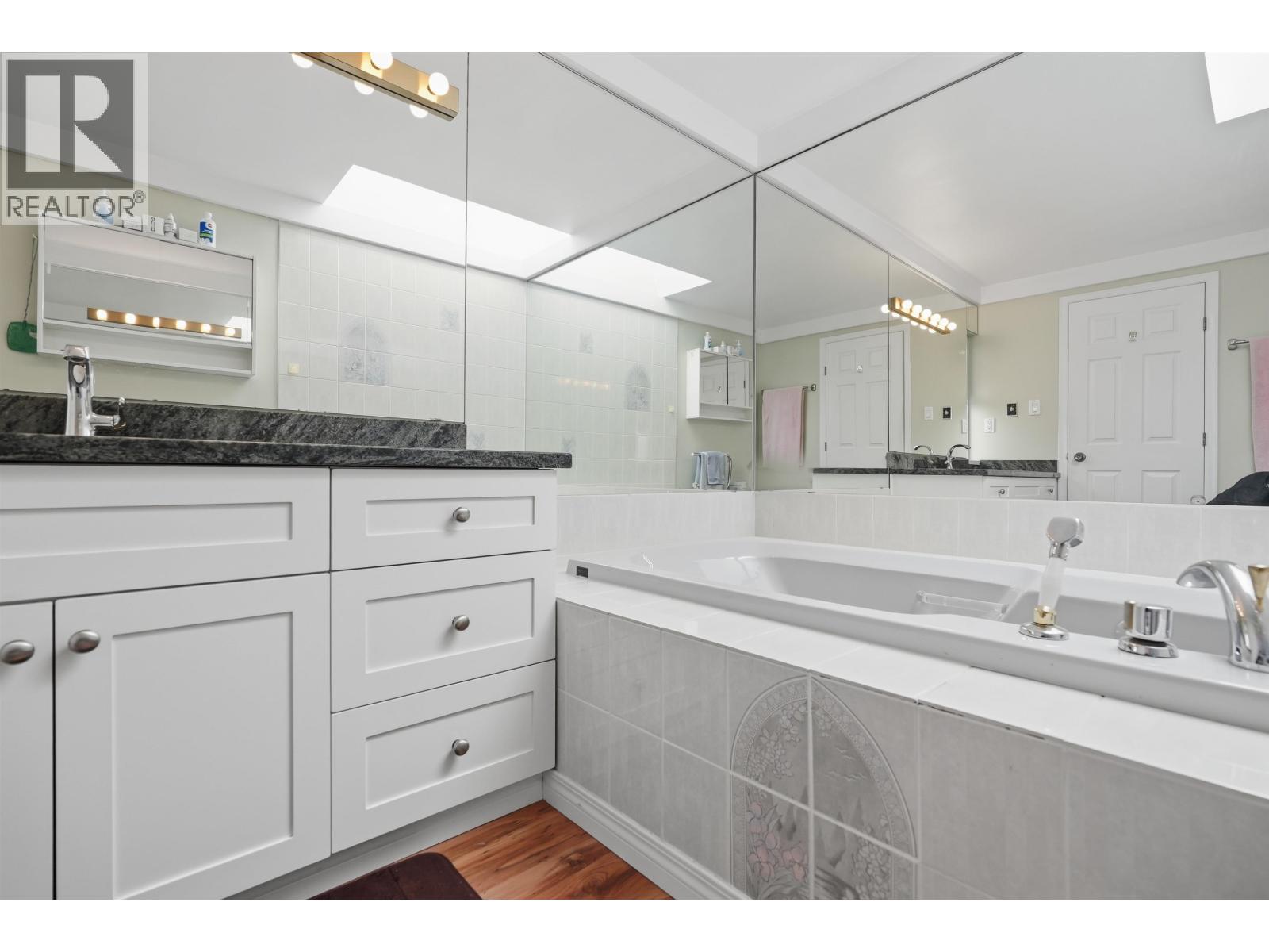 5760 Wagtail Avenue, Richmond, British Columbia  V7E 4V9 - Photo 35 - R3112077