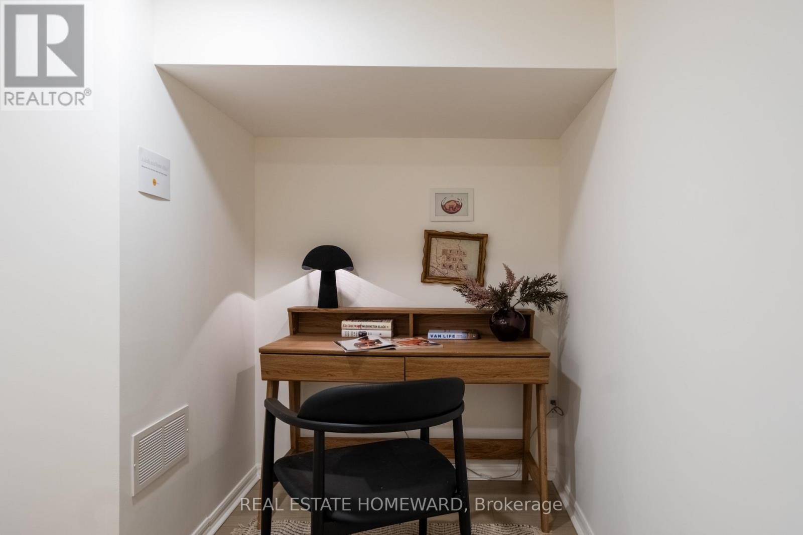 52 Balfour Avenue, Toronto, Ontario  M4C 1T6 - Photo 29 - E12973374