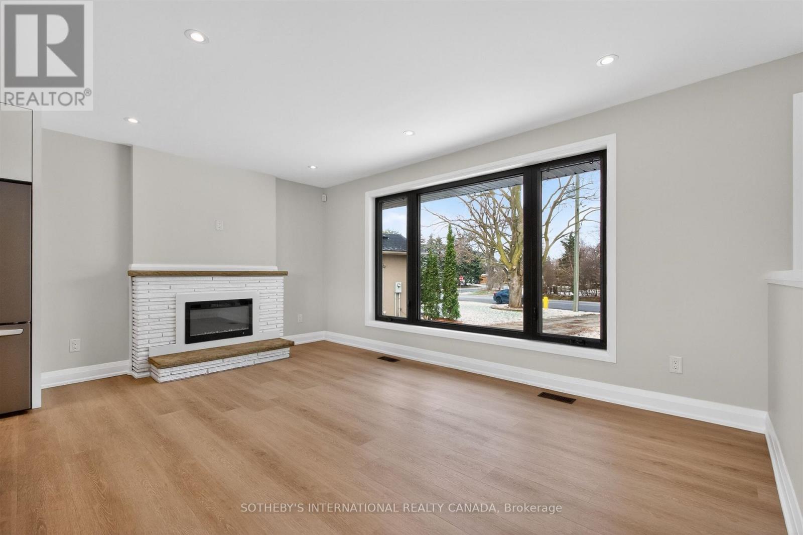 33 Lancer Drive, Vaughan, Ontario L6A 1E1 - Photo 4 - N13004294