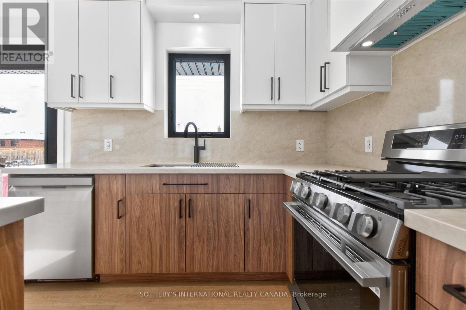 33 Lancer Drive, Vaughan, Ontario L6A 1E1 - Photo 8 - N13004294