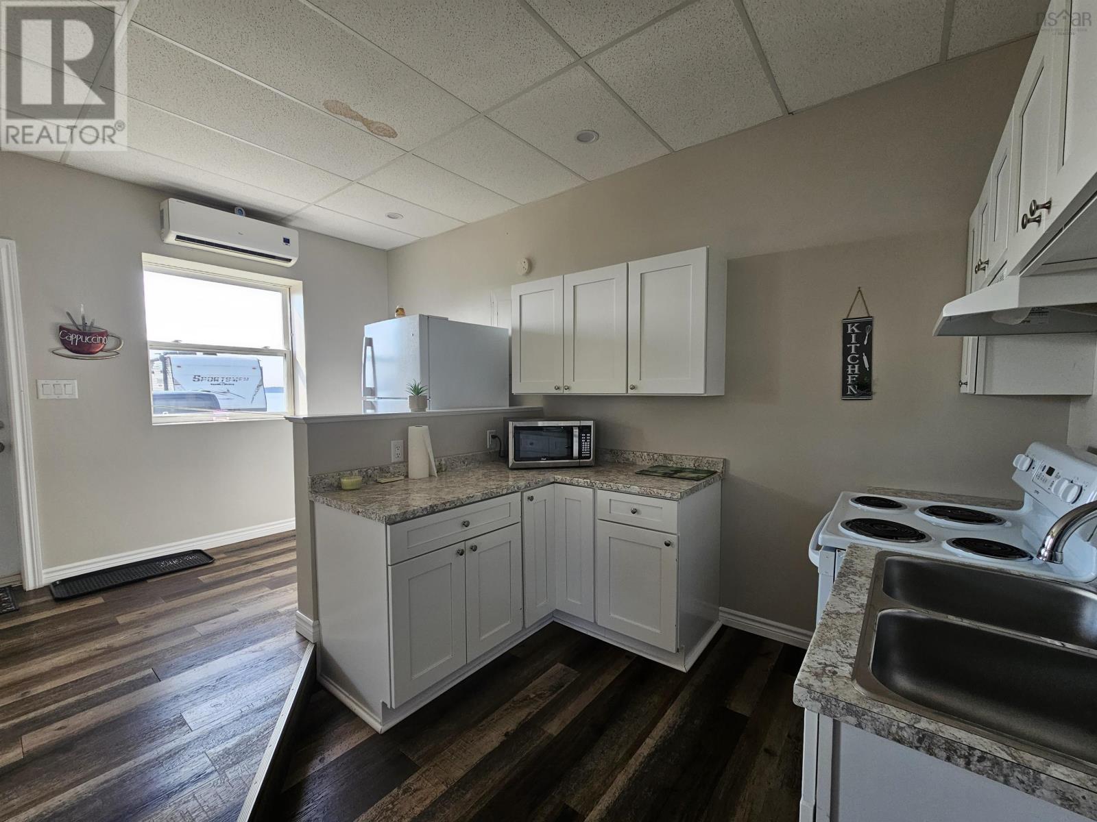 155 Queen Street, North Sydney, Nova Scotia  B2A 1A9 - Photo 14 - 202607527