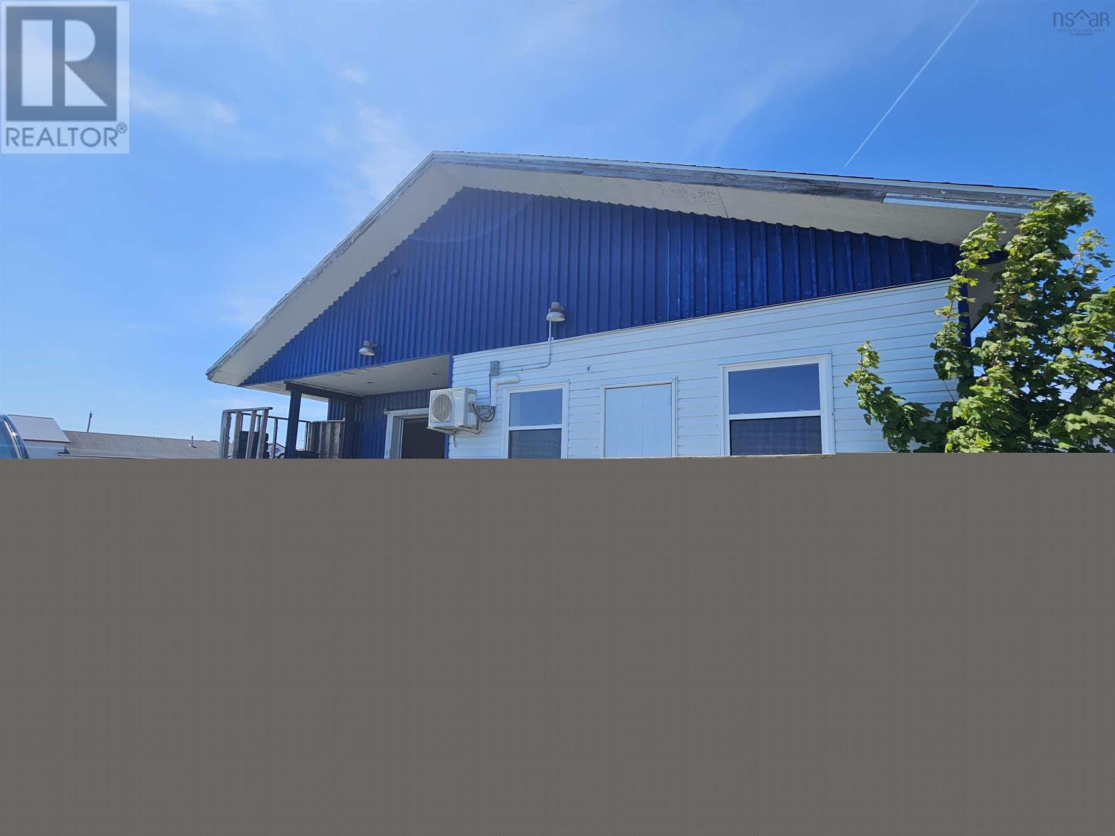 155 Queen Street, North Sydney, Nova Scotia  B2A 1A9 - Photo 3 - 202607527