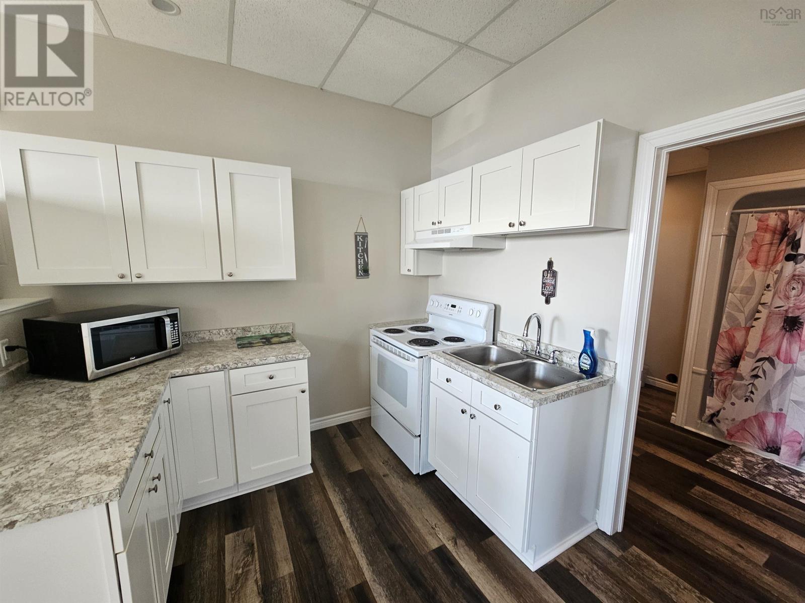 155 Queen Street, North Sydney, Nova Scotia  B2A 1A9 - Photo 9 - 202607527