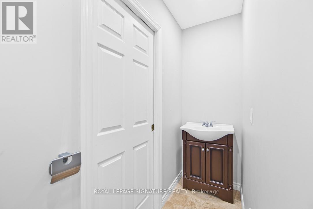 136 Trafalgar Road, Oakville, Ontario  L6J 3G5 - Photo 10 - W13004268