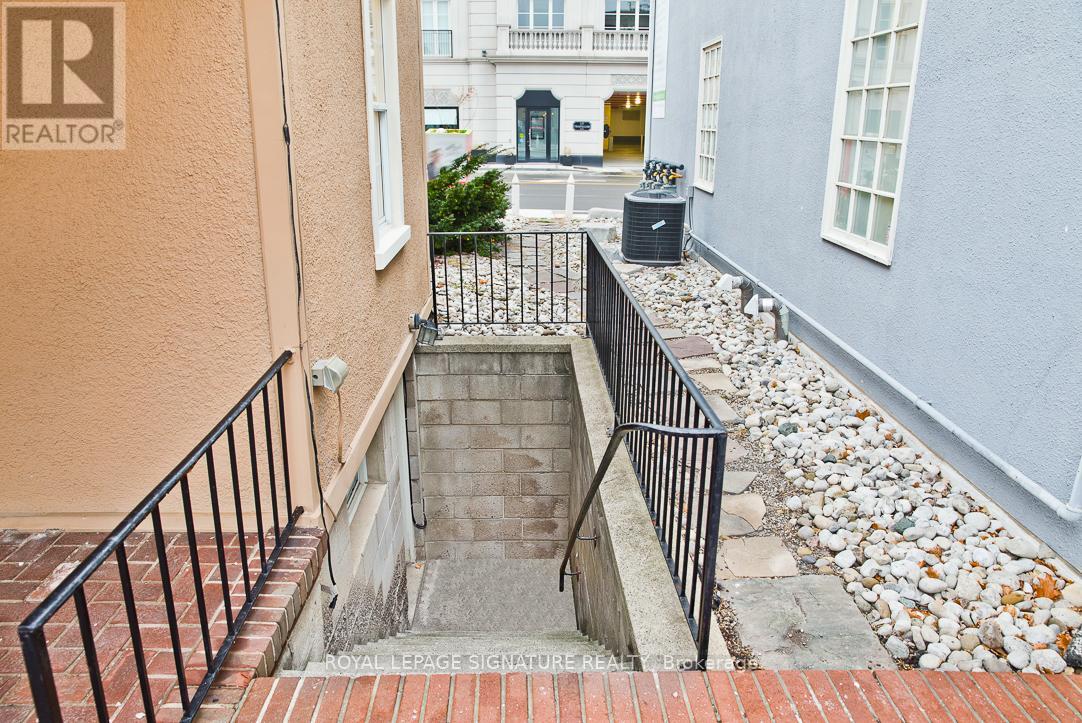 136 Trafalgar Road, Oakville, Ontario  L6J 3G5 - Photo 15 - W13004268